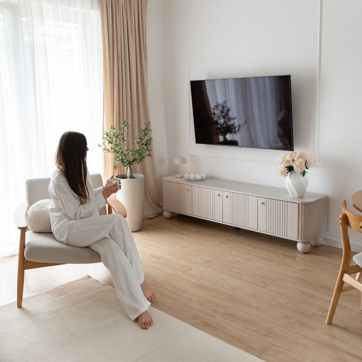 Melyik TV-szekrény a legjobb választás egy 65 hüvelykes televízióhoz?