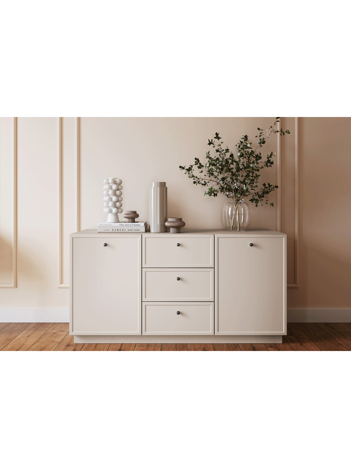 Comodă Lorini 150 cm culoare casmir cu mânere negre și trei sertare