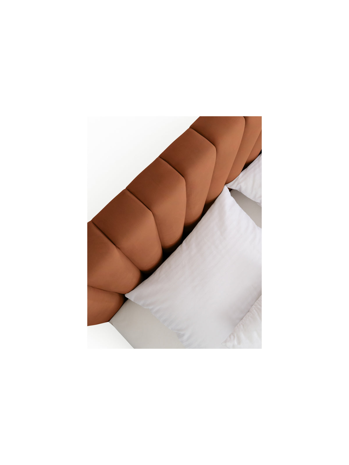 Pat tapițat Livani 160x200 catifea cupru Velluto 33 detaliu tetieră