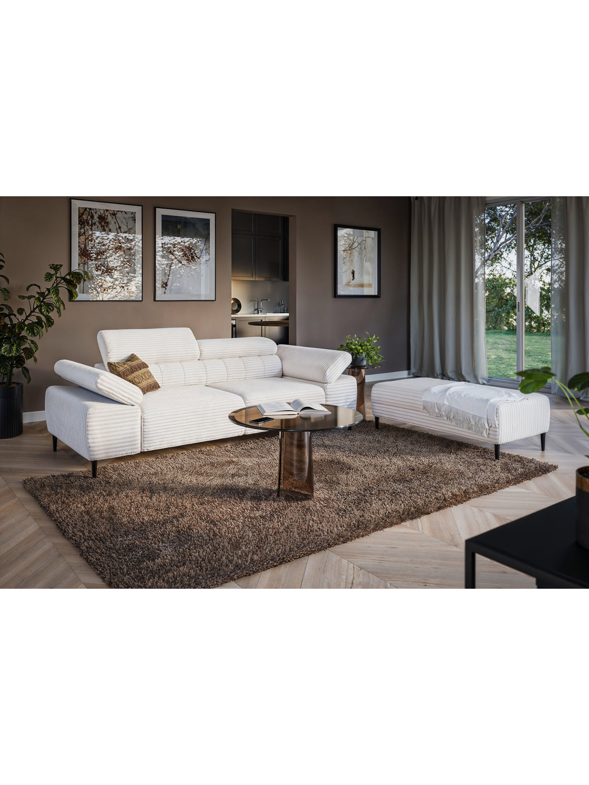 Taburet Taloria XL alb cu picioare metalice, vedere laterală în living