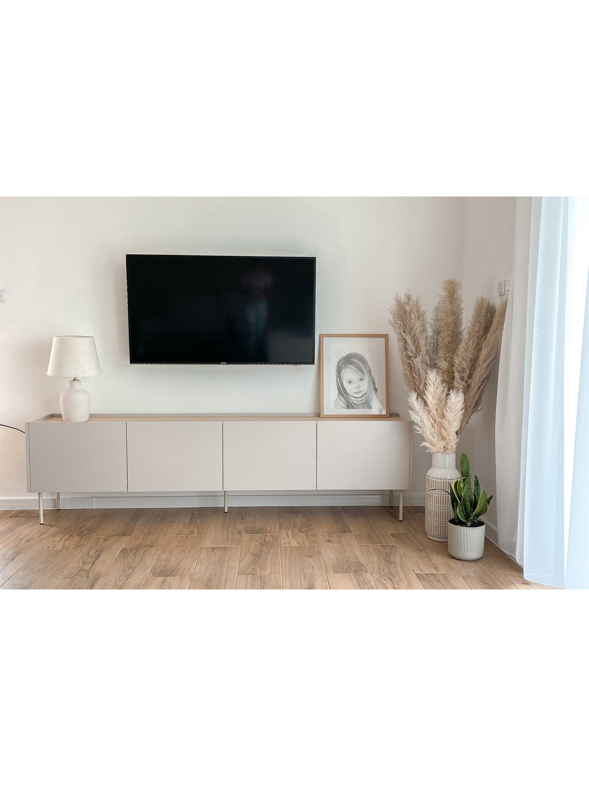Comodă TV Desin 220 cm casmir mat cu sertar ascuns și picioare metalice
