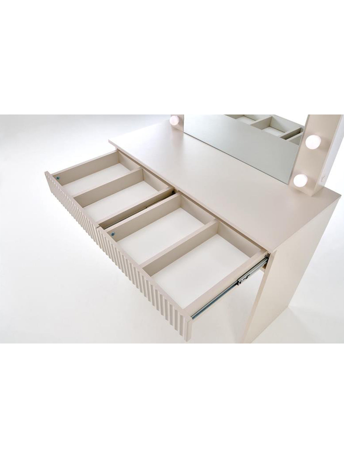 Toaletă Velinio 95 cm casmir cu front ryflowany și sertar deschis cu oglindă LED
