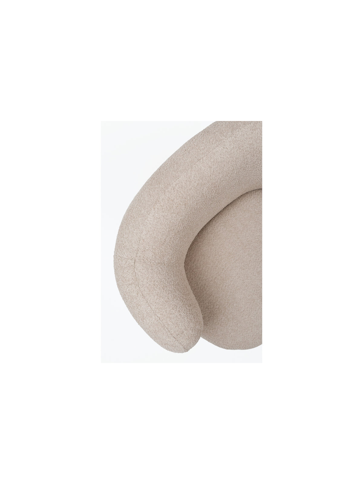 Fotoliu Skindi bej din material boucle, detaliu spătar
