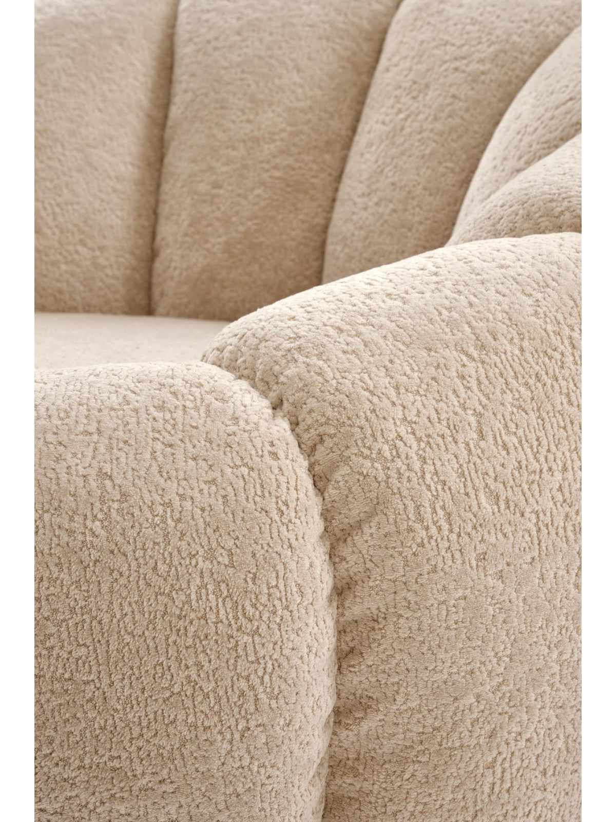 Fotoliu Pares bej cu tapițerie moale, detaliu cotieră