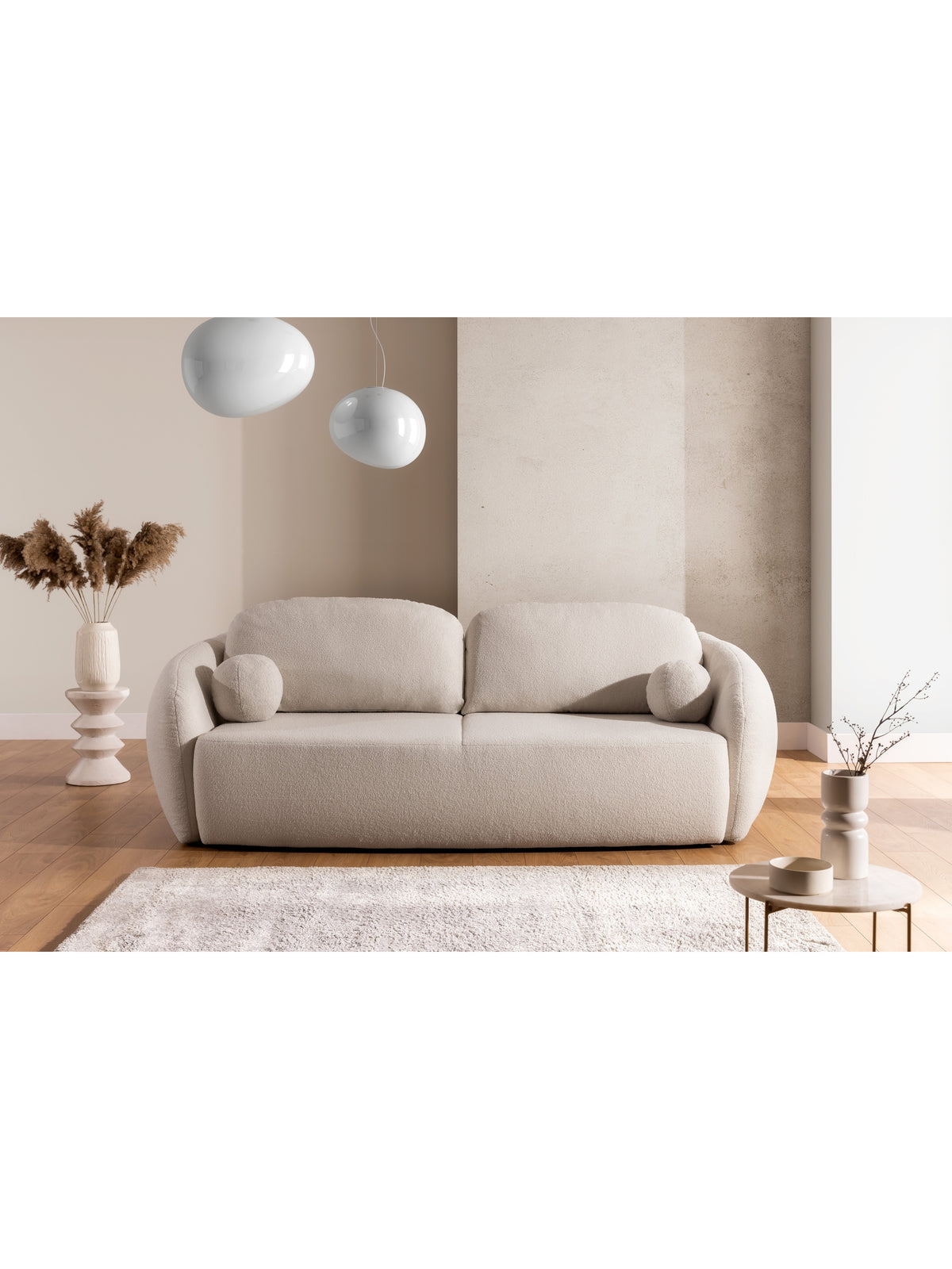 Canapea Latina cu funcție de dormit, culoare deschisă și picioare negre, într-un decor modern
