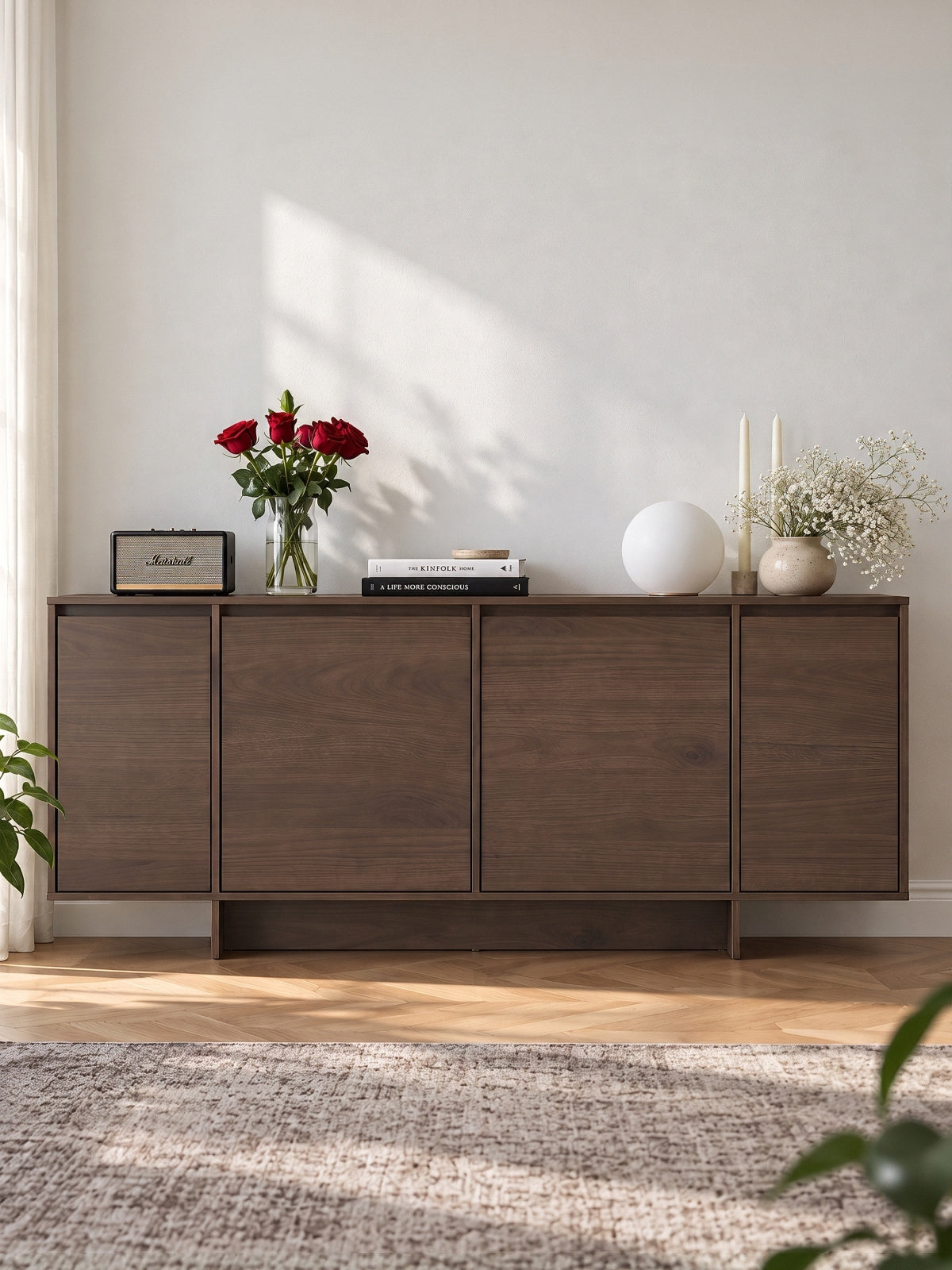 Comodă cu patru uși Zolia 180 cm pe soclu, culoare orzech elegant, vedere frontală