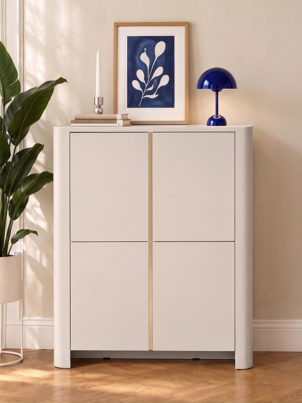 Comodă înaltă Sorrenti 103 cm culoare cașmir cu profil decorativ auriu și 2 uși