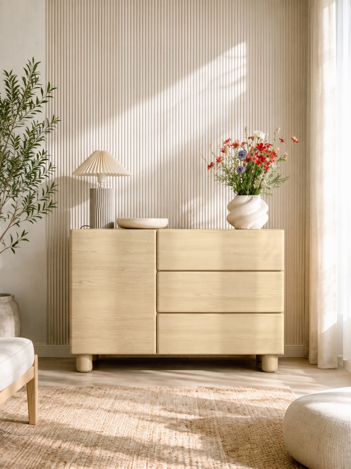 Comodă cu sertare Arlo 130 cm în culoarea stejar vicenza deschis, finisaj mat, front și corp