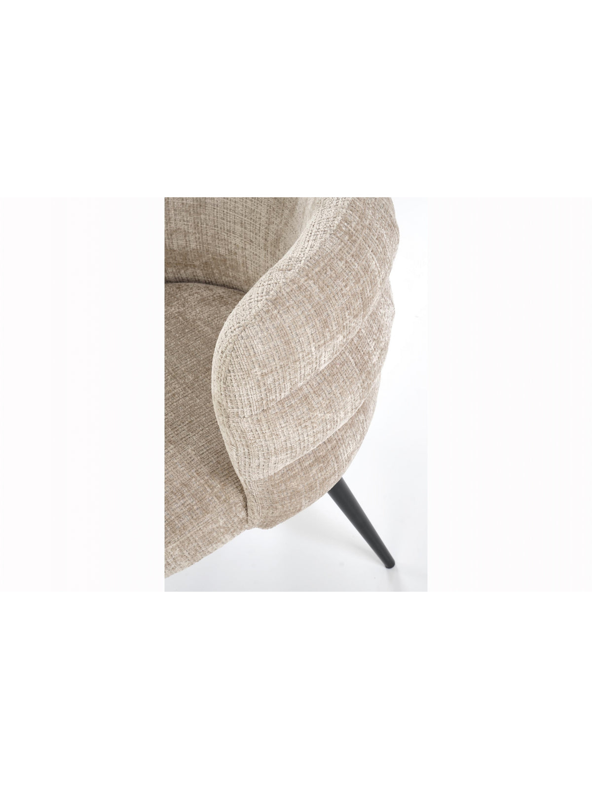 Scaun tapițat Bolena bej cu picioare negre, detaliu spătar și țesătură