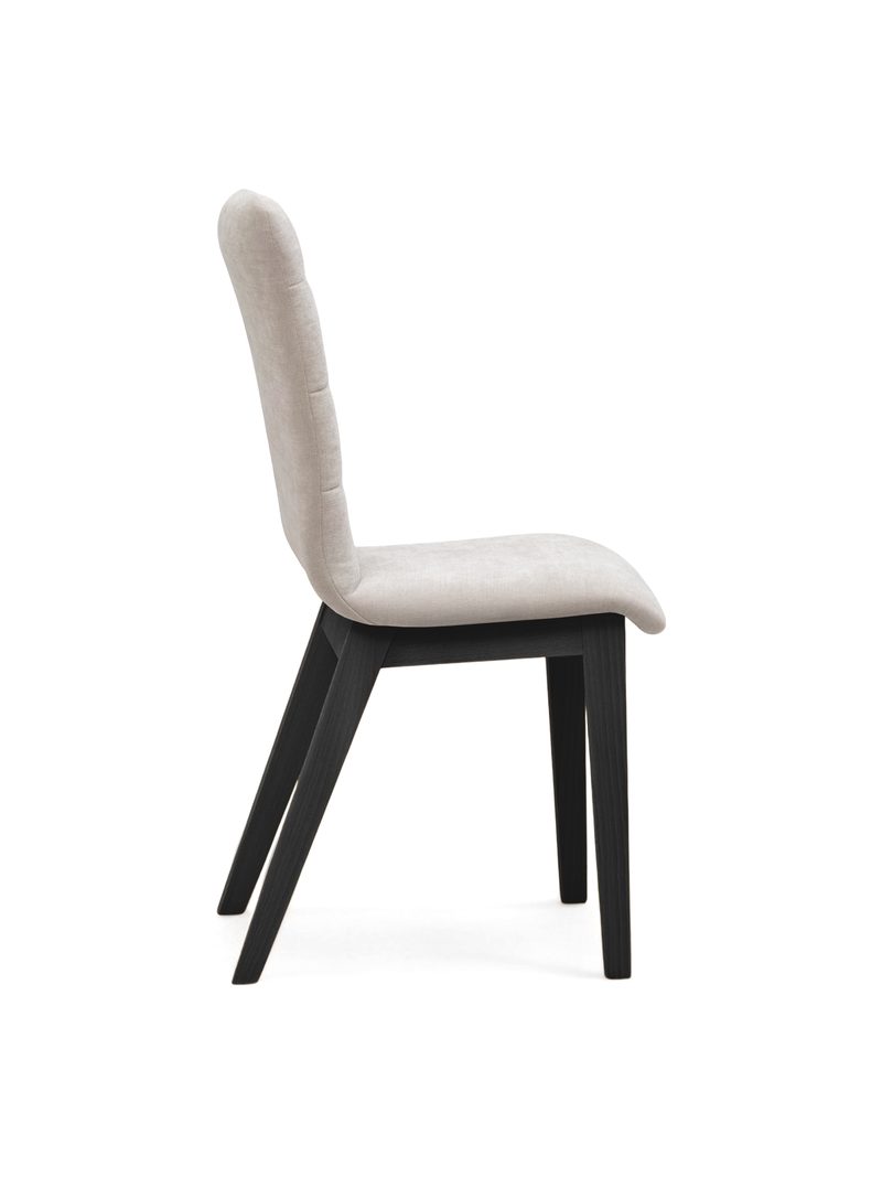 Scaun tapițat Platinum 4 gri deschis szenil Wind 05 picioare negre vedere laterală