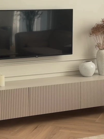 Szafka RTV wisząca Nicole 200 cm z szufladą - czarny mat