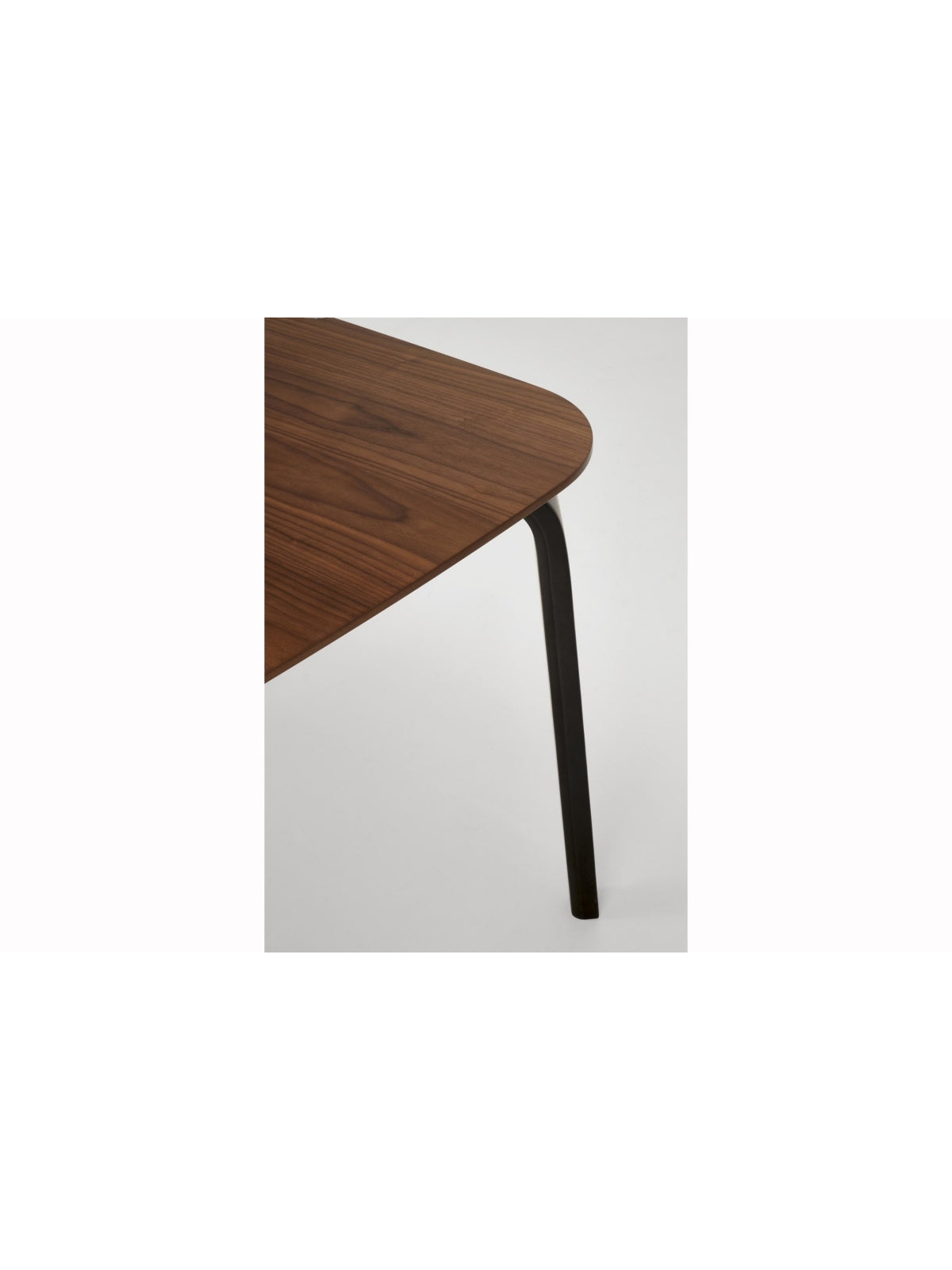 Masă dreptunghiulară Norello 160x90 cm blat nuc, picioare negre, detaliu picior