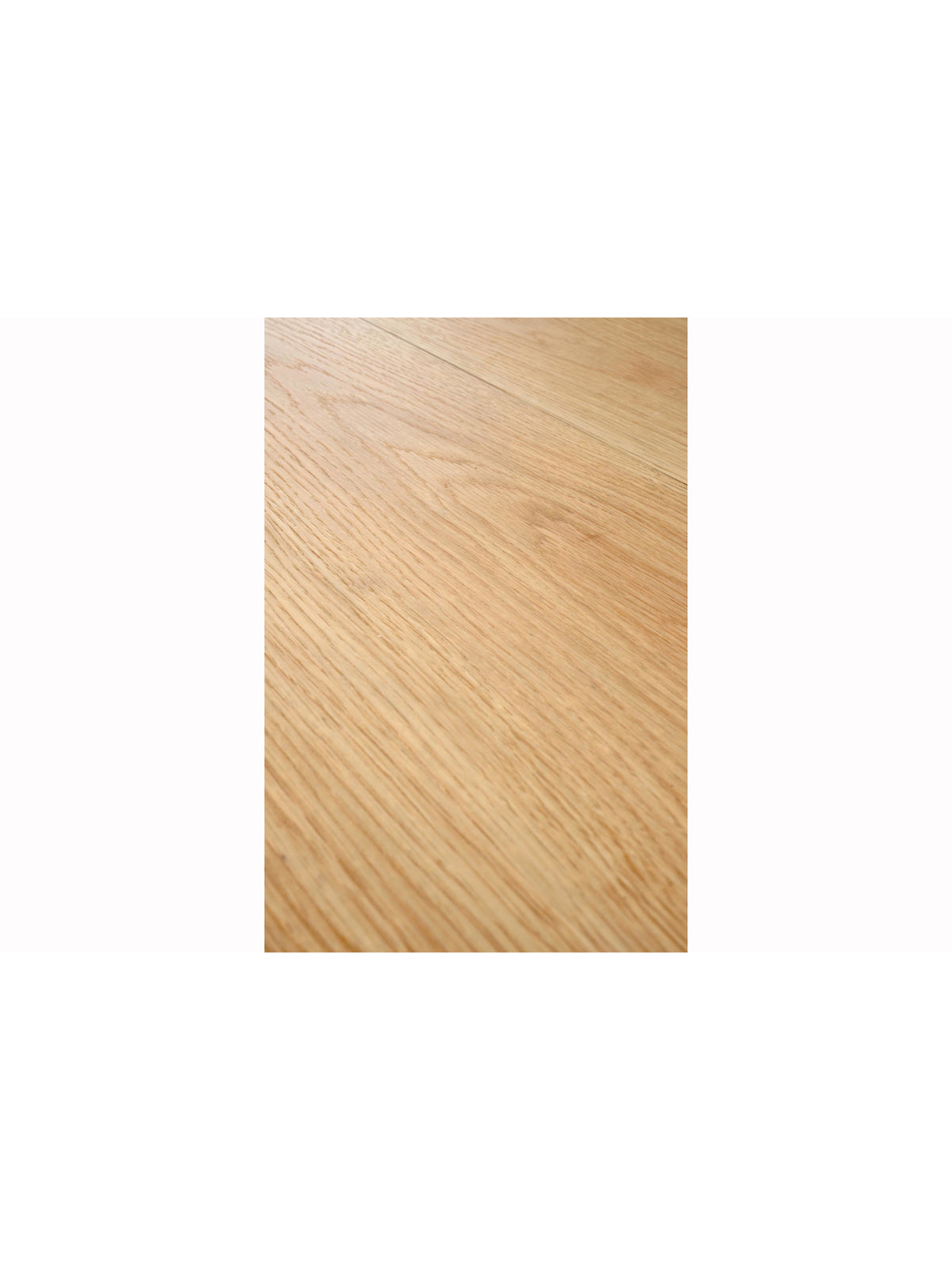 Suprafața mesei extensibile Brevon, culoarea stejar natural, cu textura lemnului vizibilă
