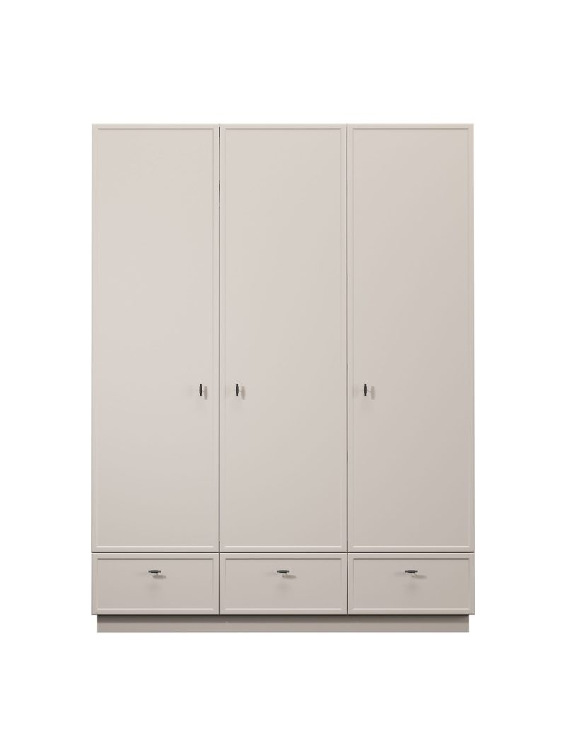 Dulap Lorini 150 cm casmir cu trei uși și trei sertare, mânere negre T-bar