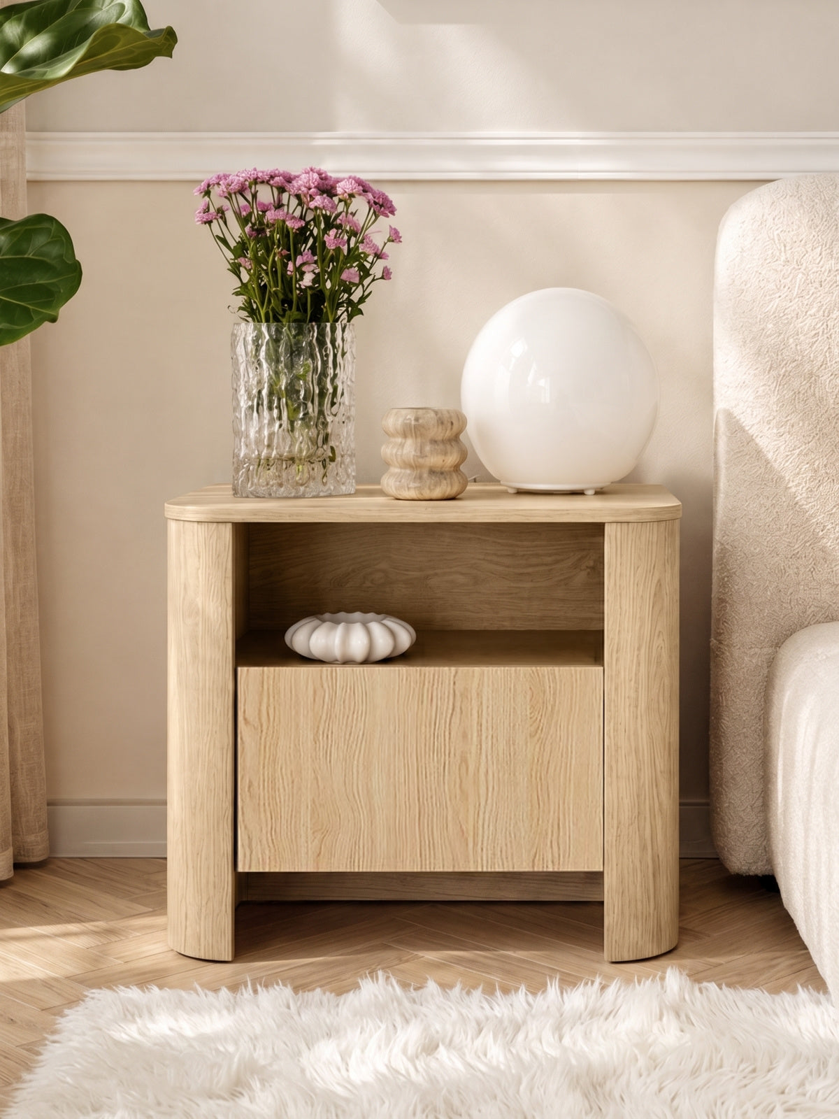 Noptieră Sorrenti 58 cm cu un sertar, culoare stejar vicenza, stil Scandi