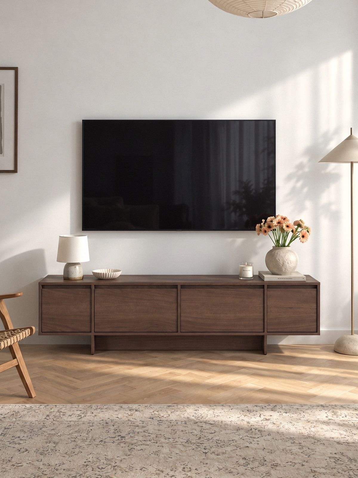 Dulap TV cu patru uși Zolia 180 cm na cokole - nuc elegant
