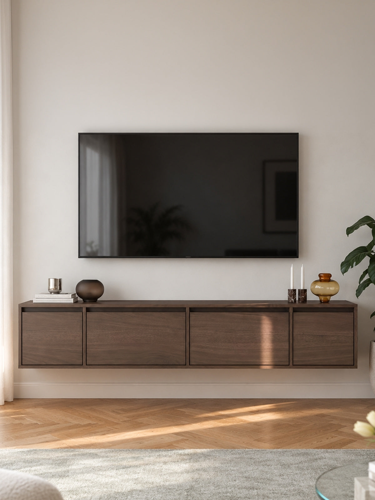 Comodă TV Zolia 180 cm suspendată, patru uși, culoare orzech elegant