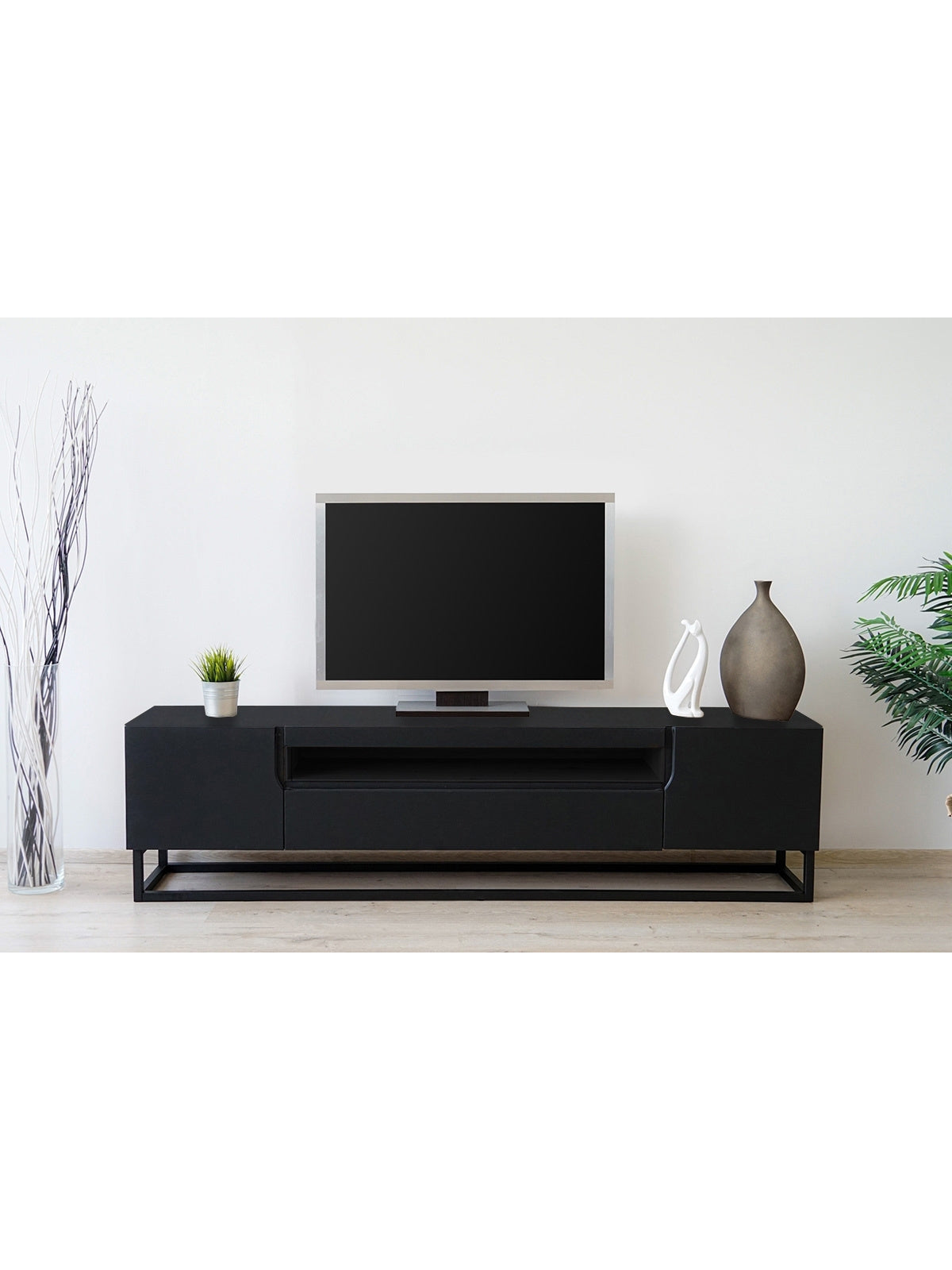 Comodă TV Loftia 200 cm negru mat cu nișă și cadru metalic, vedere frontală