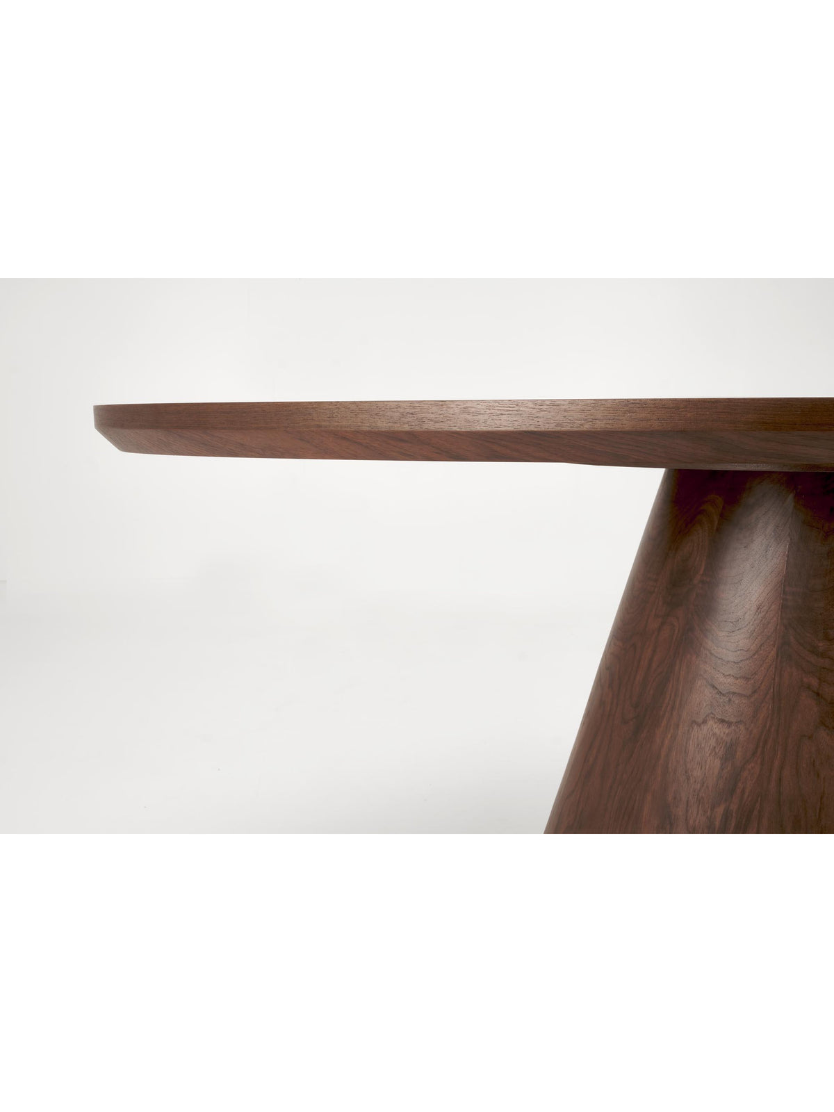 Masă ovală Lunver 220x98 cm nuc, detaliu blat și corp